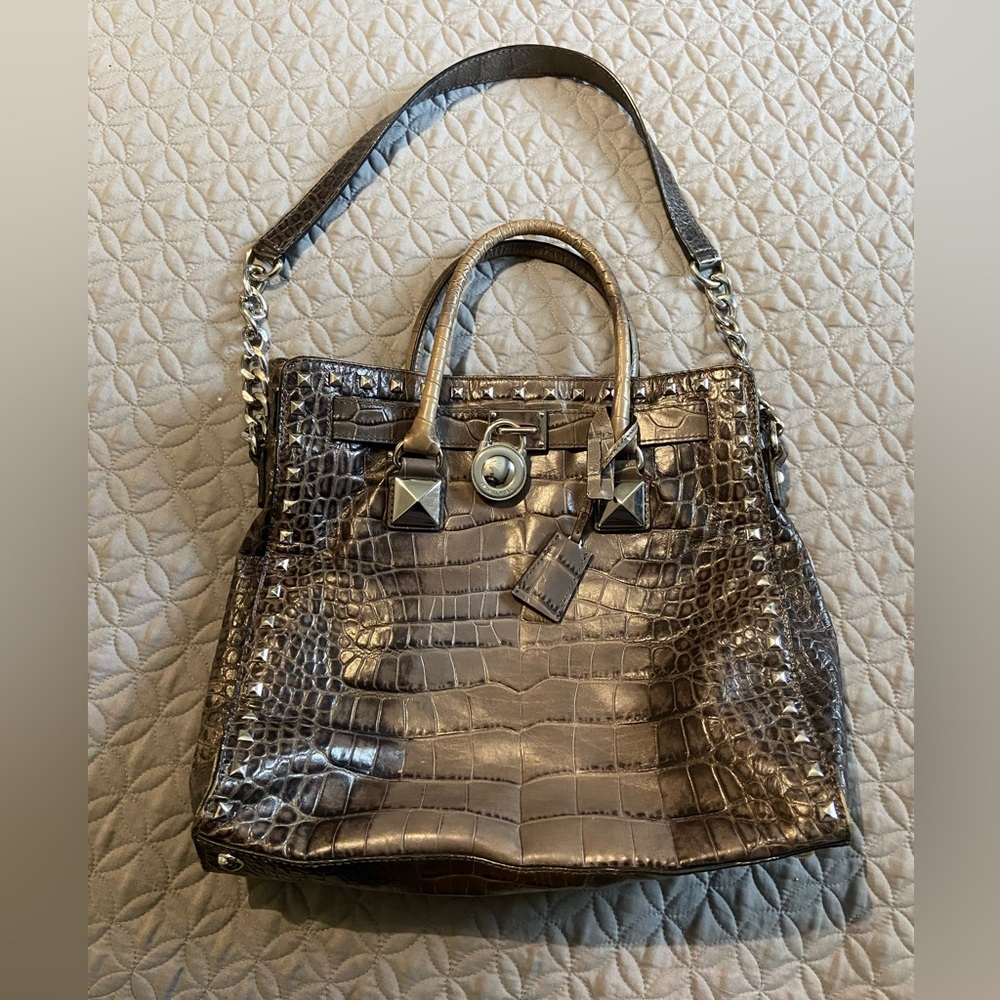 MICHAEL KORS Hamilton Crocodile Embossed Leather Tote in Gray